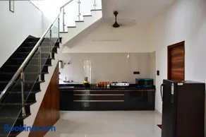 Royal Portico Villa - Image 4
