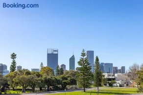 Relaxing South Perth Stay Near the City - Image 2