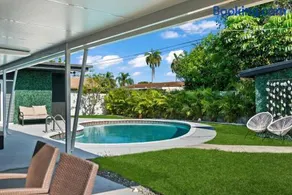 Casa Maui 10 Mins To Beach Pool Sleeps 18 - Image 2