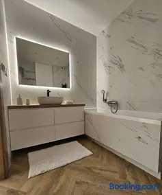 Borki Lake View Apartment - Image 2