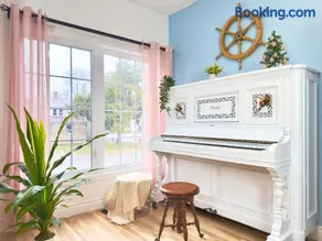 Stunning Family Suite 2 King Beds Piano Sleeps 10 - Image 1