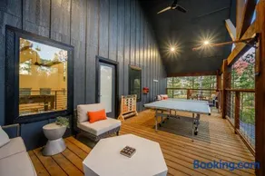 Cozy, 2 King Suites, Game Deck, Hot Tub, Firepit, Save In Taxes - Image 1