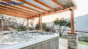 Kozy Oaks 4BR, Amazing Views, HotTub, EV Chrger, 6 Miles to Sequoia - Image 2