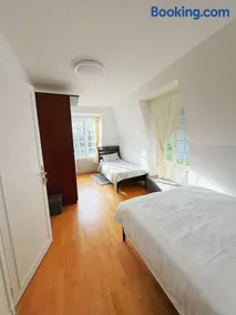 Signature Residence, 5 Bedroom Detached House 1000 square meters,15 min to Paris by Metro - Image 2