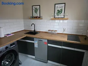 Apartment Cherry - Image 4