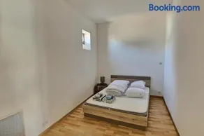 Des appartements au calme dans un immeuble historique - Image 4