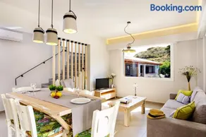 IRIDA Guesthouse by the Pool - Image 3