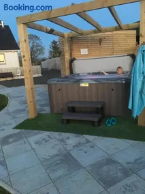 Roe Valley Cottage - LA Spa Hot Tub - Image 5