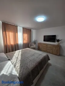 Colins Premium Apartments - Image 5