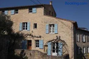 Beautiful house with swimming pool in the historic center - Image 1