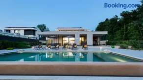 Modern villa Damian with jacuzzi near Porec - Image 2