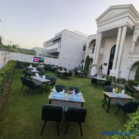 Hotel Grand Suites - Image 4