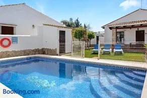 Villa Elsa mit Pool, Garten, Terrasse und WLAN - Image 1