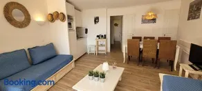 Bright apartment with garden and sea view - Image 2