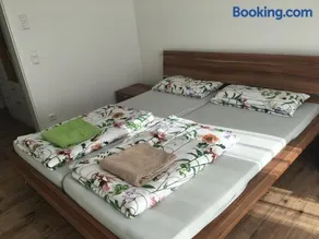 Moderne Wohnung mit Bergsicht - Image 2