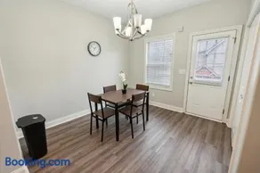 Biltmore Luxury 1513 #5 Townhomes l 2Bd 2 Bth - Image 3