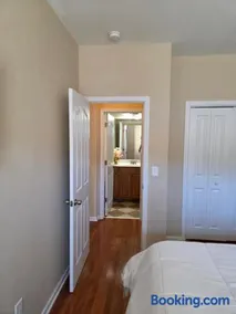 Heaven on Earth - Large Bedroom with Private Bathroom - Image 2