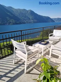 Penthouse with Stunning Lake View - Image 4