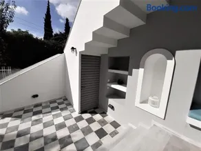 The Elegant Summer House - Image 3