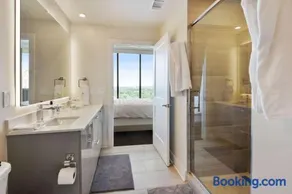Amazing Midtown 2 bdrm - Image 2