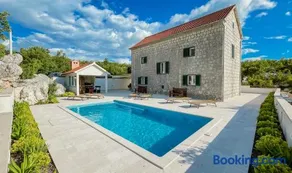 Villa Sion peaceful villa with private pool and stunning mountain view - Image 2