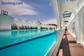 桂林诗与远方象山有约酒店SYYF Shiyuyuanfang Elephant Hill Hotel - Image 1