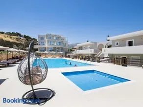 Three Stars Hotel - Image 1