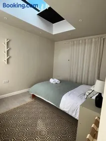 The Bit On The Side, Private Studio, Own Entrance, Free Driveway Parking, 10 min Drive to Bath, Cheap EV point - Image 4