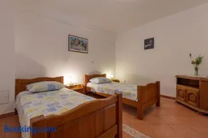Apartment Aria with private heated pool - Image 5