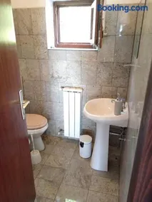 Kuća u zelenilu - Image 3