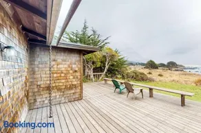 Comstock Retreat - Image 2