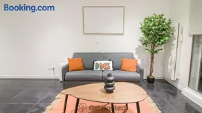 La Villette - Gorgeous Flat in Pantin - GetHosted - Image 1