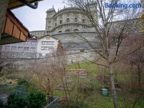 Bern Flat close to Center with Balcony and Bundeshaus Aare View - Image 2