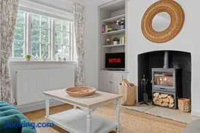 Beautiful 2 Bedroom Cottage in Oxton - Image 1