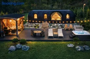 Friday Inn Igloo - Jacuzzi încălzit, Foișor cu încălzire infraroșu si videoproiector, Intimitate, Natură, Priveliște & Iaz - Escapadă romantică premium într-un tiny house unic în Romania - La doar o oră de București si 25 min de Sinaia - Image 1