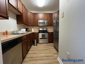 Luxury Condo Near NYC, MetLife & American Dream - Image 2
