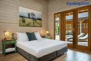 The Jordan River Villa by Travel Hotels Group - Image 3