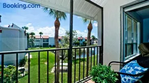 Runaway Bay 210 - Image 1