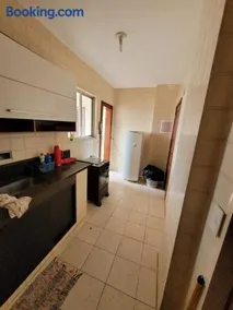 Apartamento 2 quartos 2 banheiros frente praia - Image 5