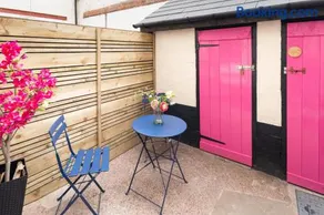 Family Friendly Sleeps 6 in Exmouth By The Sea - Image 4