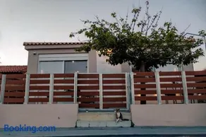 Mulberry by the sea house- Katakolo - Image 3