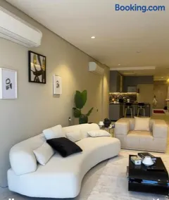 Chicago Apartment - Image 3