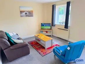 Cosy Sandringham Stay, Sleeps 3, Parking, Wi-Fi - Image 2