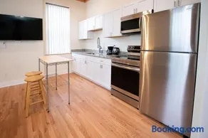 Quiet, gated oasis near downtown Lexington - Image 2