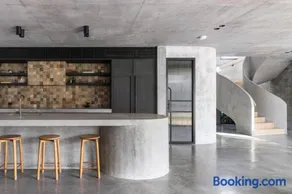 Bunker Byron - Image 5