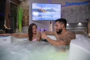 LA VEGUILLA DELUXE JACUZZi - Image 4