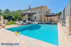 Amazing Villa Ele - Image 2