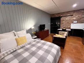 The Coachhouse - studio apartment - Image 5