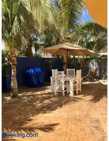 3AP Beachy 1 bedroom 1 Bath Pool Lrg Patio - Image 1