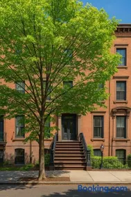 Bright Downtown Studio near Yale & East Rock! - Image 5